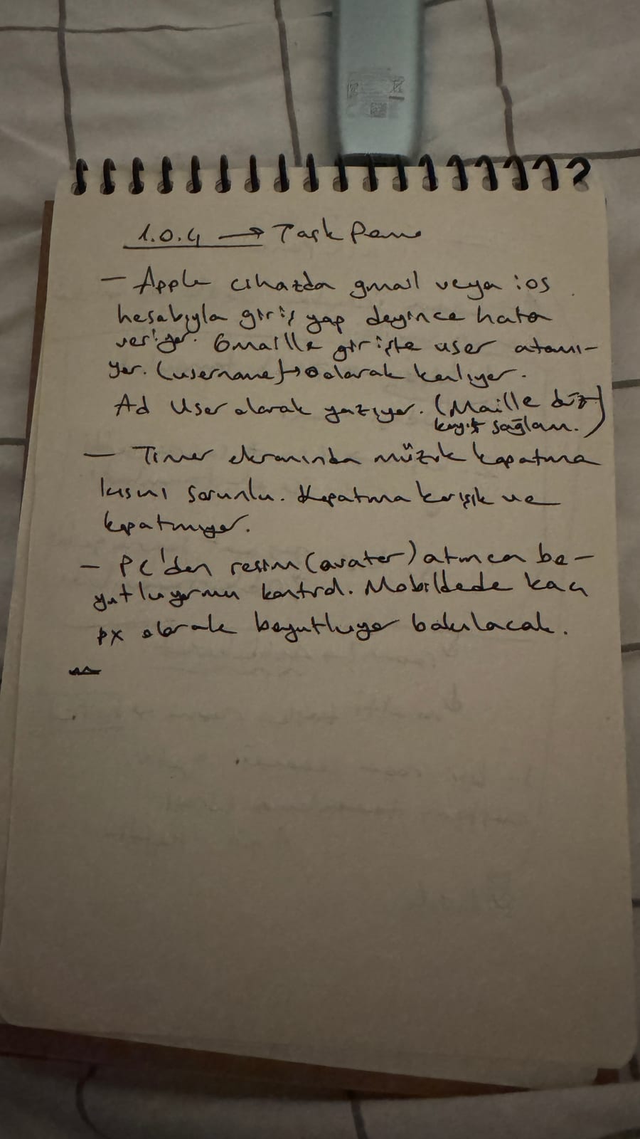 Appunti scritti a mano per la pianificazione di TaskPomo v1.0.5 — Apple Sign-In, fix timer, gestione avatar